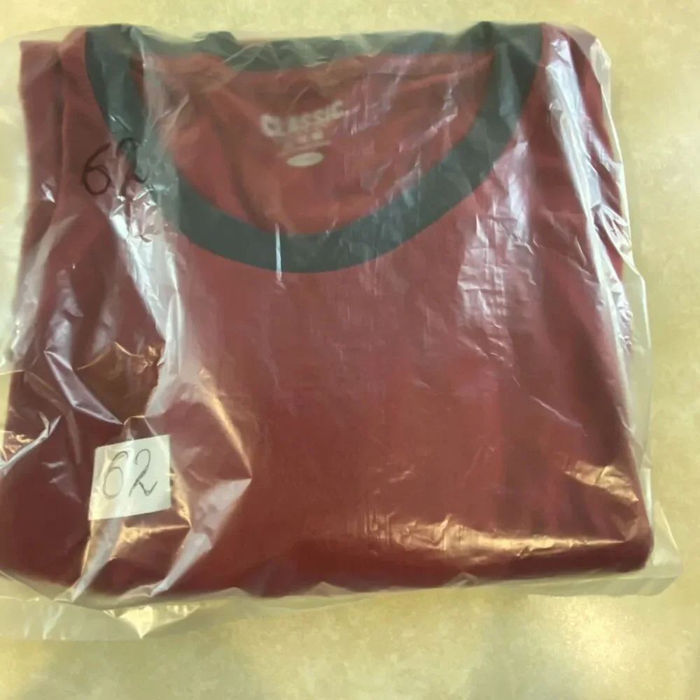 Old Navy Men XL Red Ringer T-Shirt Short Sleeve Crew Neck Contrast Trim Classic